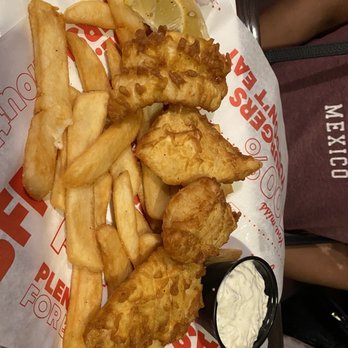 Red Robin Gourmet Burgers And Brews 136 Photos 135 Reviews Burgers 421 E Interstate 20 Arlington Tx Restaurant Reviews Phone Number