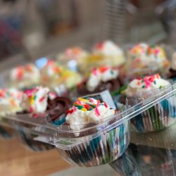 Mountain House Farmers Market - Cupcakes