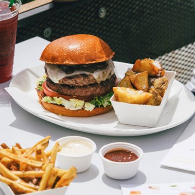 La Birra Bar Burgers Artesanales by null