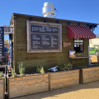 1880 Ice House - Knife & Whisk on Skiddy food wagon- amazing!! I bet their catering is just as good! - Bars Near Me - Denison, Texas