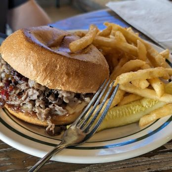Fulton’s Irish Pub & Grill - Prime Rib Sandwich - Irish Pub Near Me - Fulton, Texas