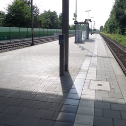 S-Bahnhof Gronsdorf - Zuwenig Sitzgelegenheiten
