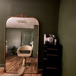 Charleston Head Spa - Consultation/styling chair.