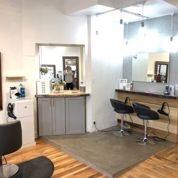 Mitchell & Co - Enjoy our custom Blowdry Bar - Hair Salons Near Me - Chicago, Illinois