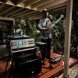 Iggies Oasis Restaurant - Music