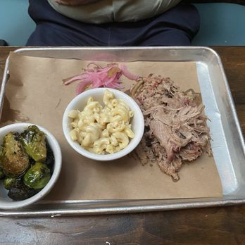 Poogan's Smokehouse - Pulled Pork - Southern Near Me - Charleston, South Carolina Poogan's Smokehouse - Pulled Pork - Southern Near Me - Charleston, South Carolina