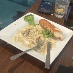 Sawmill Saloon & Restaurant - Chicken Broccoli Fettucine Alfredo
