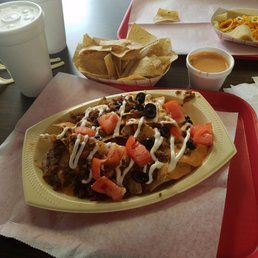 Nachos, queso and chips