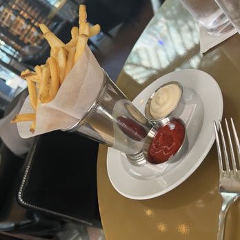 3 Arts Club Cafe at RH Chicago - Hand-Cut Fries - Cafes Near Me - Chicago, Illinois 3 Arts Club Cafe at RH Chicago - Hand-Cut Fries - Cafes Near Me - Chicago, Illinois