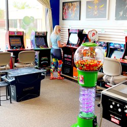 1Up Video Games - Please check out our large Free-To-Play arcade!