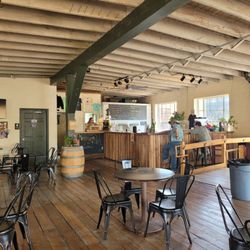 Sweetbay Brewing - Taproom and bar