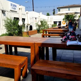 Vchos Truck - Nice patio area to eat - Salvadoran Near Me - Montebello, California Vchos Truck - Nice patio area to eat - Salvadoran Near Me - Montebello, California