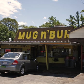 Mug n Bun - view from the front - Hot Dogs Near Me - Speedway, Indiana Mug n Bun - view from the front - Hot Dogs Near Me - Speedway, Indiana