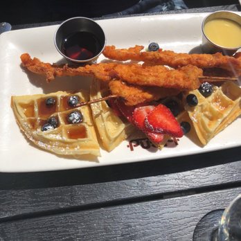 Blend Astoria - Chicken & waffles - Latin American Near Me - Astoria, New York Blend Astoria - Chicken & waffles - Latin American Near Me - Astoria, New York