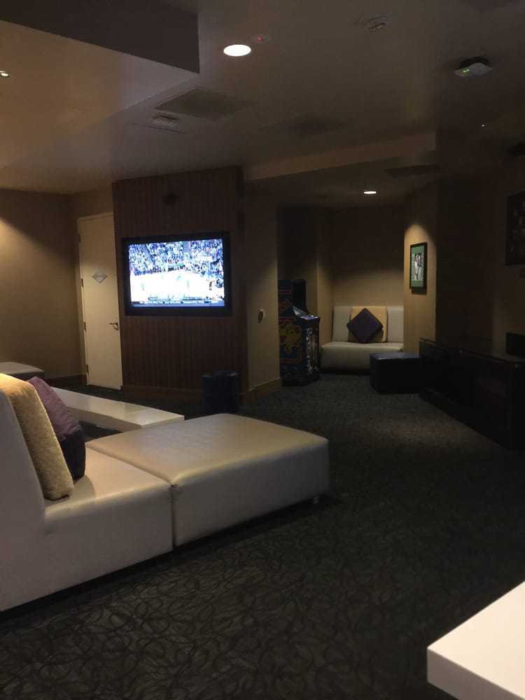 Lagasse S Stadium 563 Photos 664 Reviews Sports Bars 3325