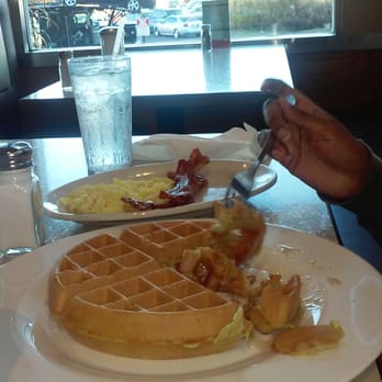 Blue Sky Diner - Diners Near Me - Stratford, Connecticut