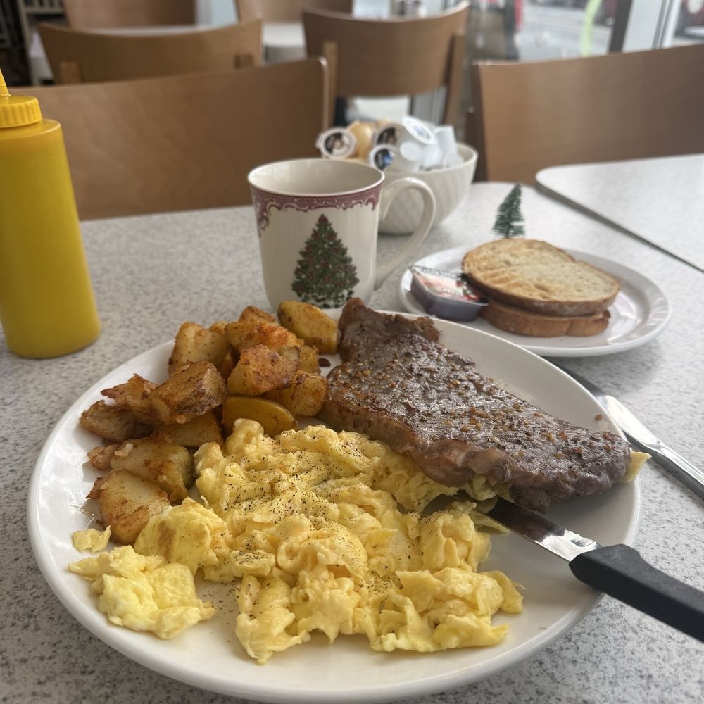 The Grill On Jane - Steak and Eggs on a frosty Christmas Break morning. Delicious and fair value. - Breakfast & Brunch Near Me - Toronto, Ontario The Grill On Jane - Steak and Eggs on a frosty Christmas Break morning. Delicious and fair value. - Breakfast & Brunch Near Me - Toronto, Ontario