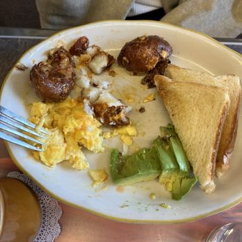 Dove's Luncheonette - Dove's Deluxe before the plate was wiped clean. - Southern Near Me - Chicago, Illinois