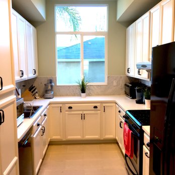 Evening Grace Senior Care Homes - Kitchen - Assisted Living Facilities Near Me - Encino, California Evening Grace Senior Care Homes - Kitchen - Assisted Living Facilities Near Me - Encino, California