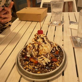 Kai Eats + Drinks - brownie sundae - Tacos Near Me - Kailua-Kona, Hawaii