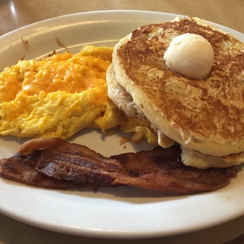 Jason's Cafe - Macadamia nut pancakes with cheesy eggs and bacon - American Near Me - Menlo Park, California