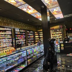 Smokey Heads Smoke & Vape - Smoke shop interior