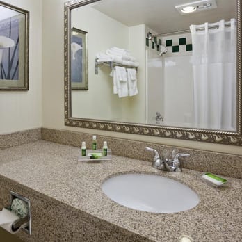 Grandstay Hotel - Upscaled Bathroom - Hotels Near Me - Appleton, Wisconsin Grandstay Hotel - Upscaled Bathroom - Hotels Near Me - Appleton, Wisconsin