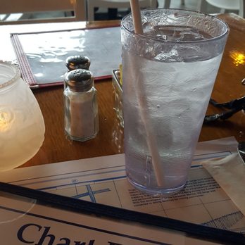 Chart Room - Paper straws!!!! - Seafood Near Me - Cataumet, Massachusetts