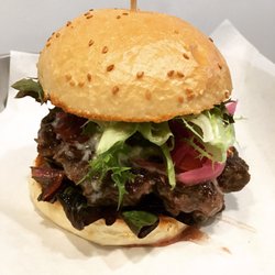 Burger Lokal - Black & Blue Burger