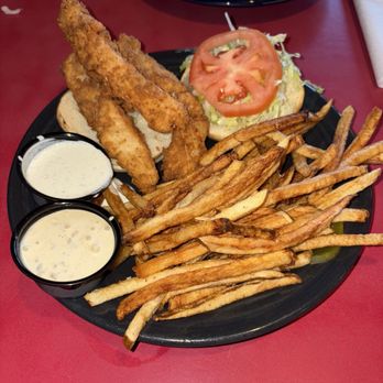 Lucky 12 Tavern - Fish sandwich - American Near Me - Nags Head, North Carolina Lucky 12 Tavern - Fish sandwich - American Near Me - Nags Head, North Carolina