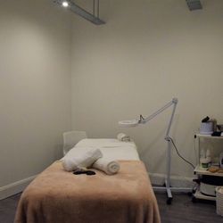 Beauty & Skin - Treatment room in the salon