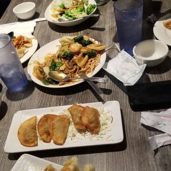 Dumpling Inn - Pork potstickers, curry dumplings, fried noodles, mixed veggies, wontons - Chinese Near Me - San Diego, California Dumpling Inn - Pork potstickers, curry dumplings, fried noodles, mixed veggies, wontons - Chinese Near Me - San Diego, California