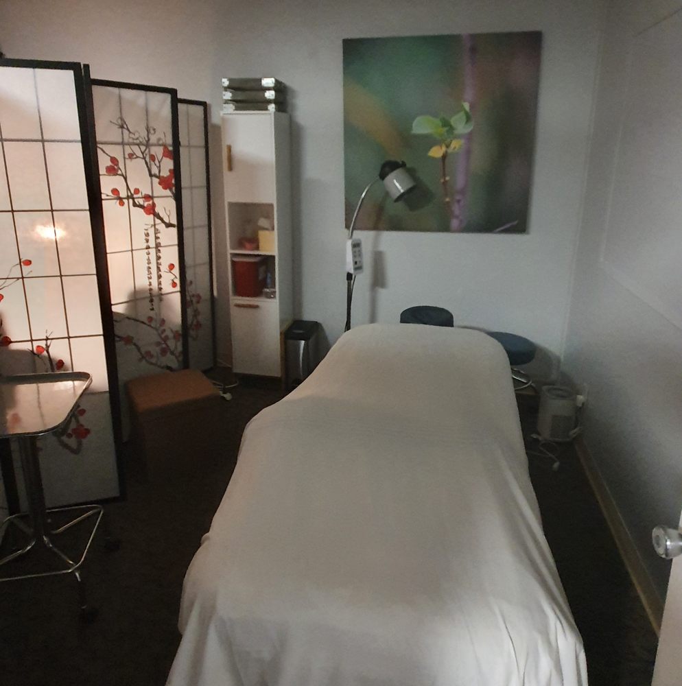 EZ ACU & HERB Updated August 2024 1619 S H St, Bakersfield