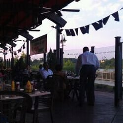 Boston's Restaurant & Sports Bar