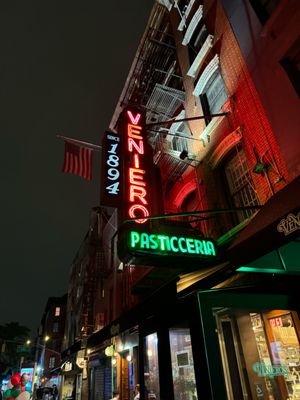 Veniero's Pasticceria & Caffe by null