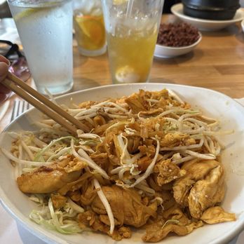 Bamboo Bistro - Chicken pad Thai - Vietnamese Near Me - Corona Del Mar, California Bamboo Bistro - Chicken pad Thai - Vietnamese Near Me - Corona Del Mar, California