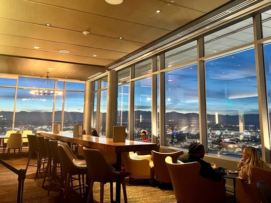 Peaks Lounge by null