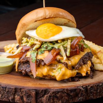 Latin Fixin's - Food Trucks Near Me - Doral, Florida Latin Fixin's - Food Trucks Near Me - Doral, Florida