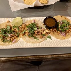 Casa Familia - Street Tacos (chicken) = spicy perfection