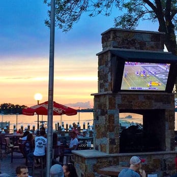 Maynards - Football and the lake! - Bars Near Me - Excelsior, Minnesota