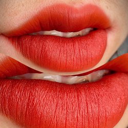 Lynn Beauty Salon - Sexy Lio Blushing