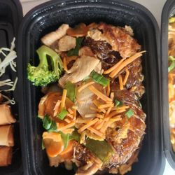 Thai Dynamite - Pad woon sen with chicken