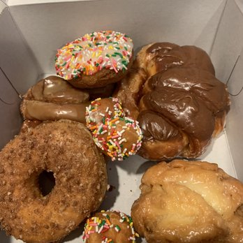 Gladstone Donuts - a variety of doughnuts in a box - Donuts Near Me - Oak Park, California