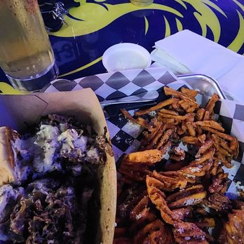 Roo Pub - Burgers Near Me - Rockport, Texas