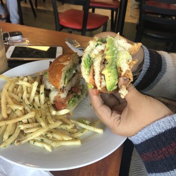 Jarro’s cafe - fried chicken burger (very fresh!) - Breakfast & Brunch Near Me - Moorpark, California