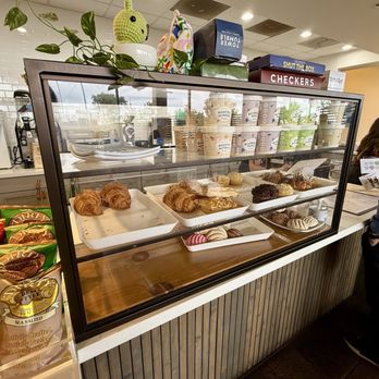 Lucky's Coffee Roasters - Pastries & oatmeal - Coffee & Tea Near Me - Claremont, California