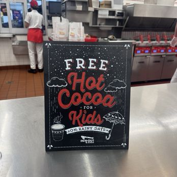 In-N-Out Burger - Free hot cocoa sign - Burgers Near Me - Yorba Linda, California In-N-Out Burger - Free hot cocoa sign - Burgers Near Me - Yorba Linda, California