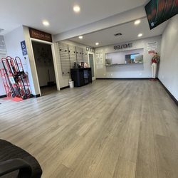 Kwic Smog Center - Waiting area, reception desk