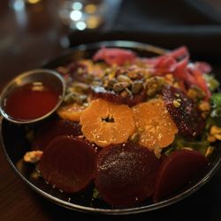 Fancy Burger - Roasted beet salad