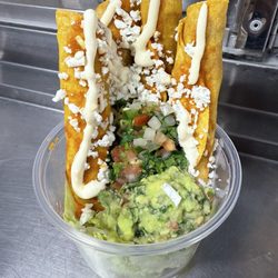 Antojitos Loco - Taquitos in a cup !